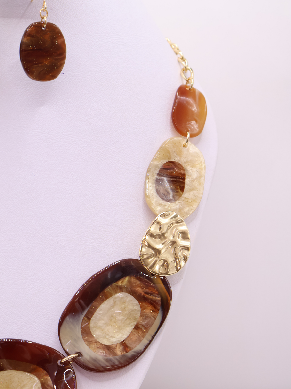 COLLAR 144