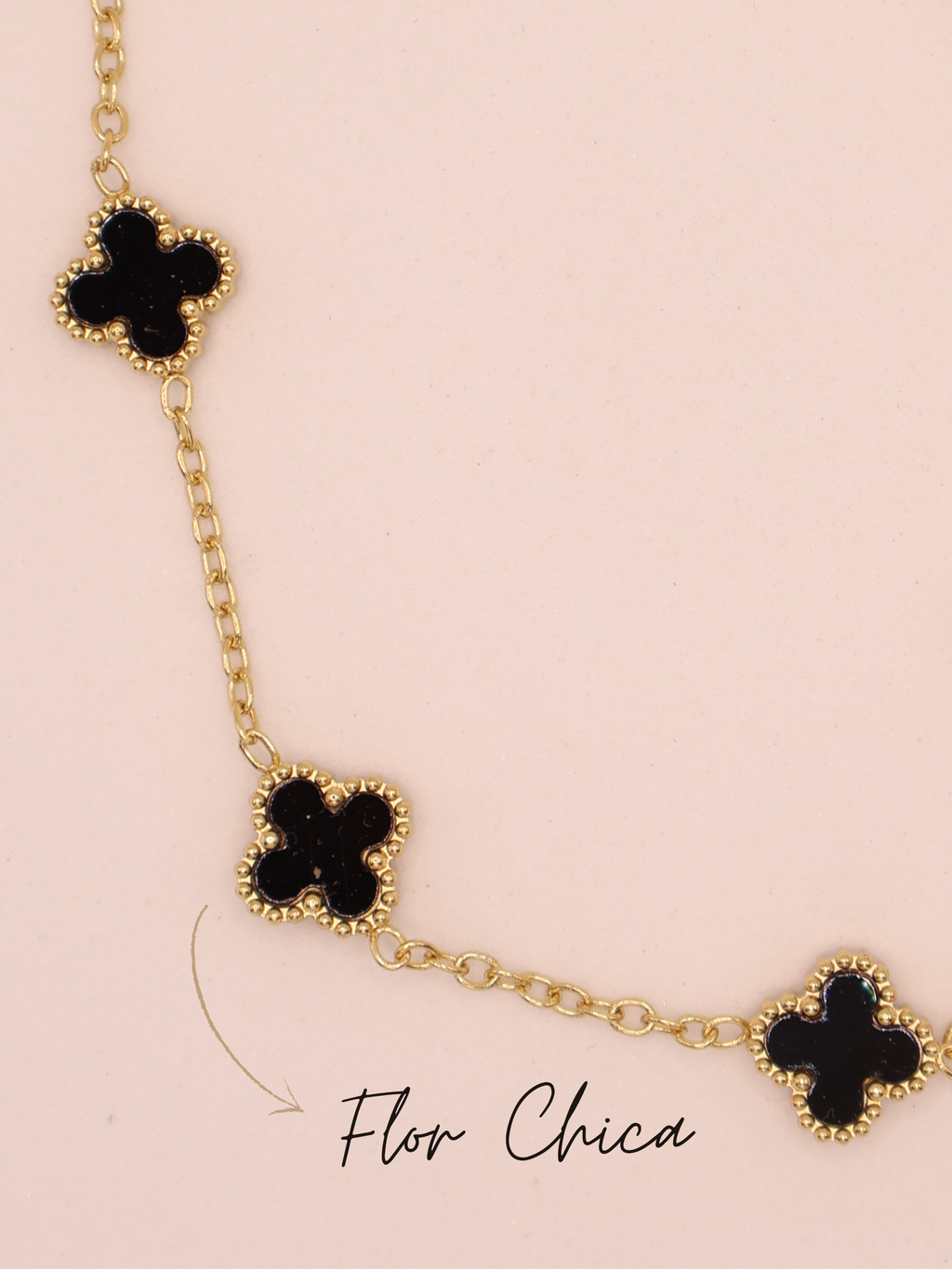 Pulsera de trebol negra chica