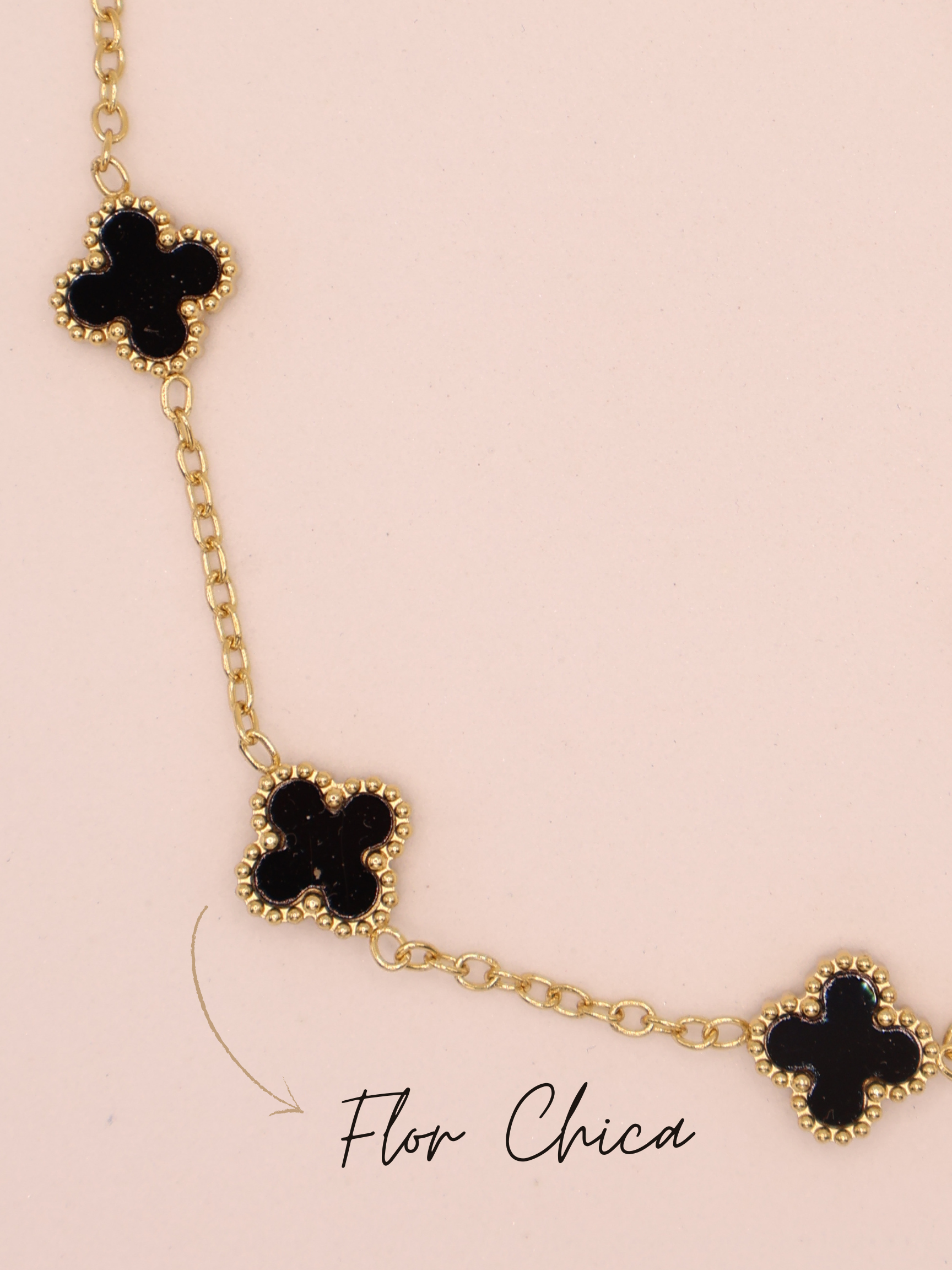 Pulsera de trebol negra chica