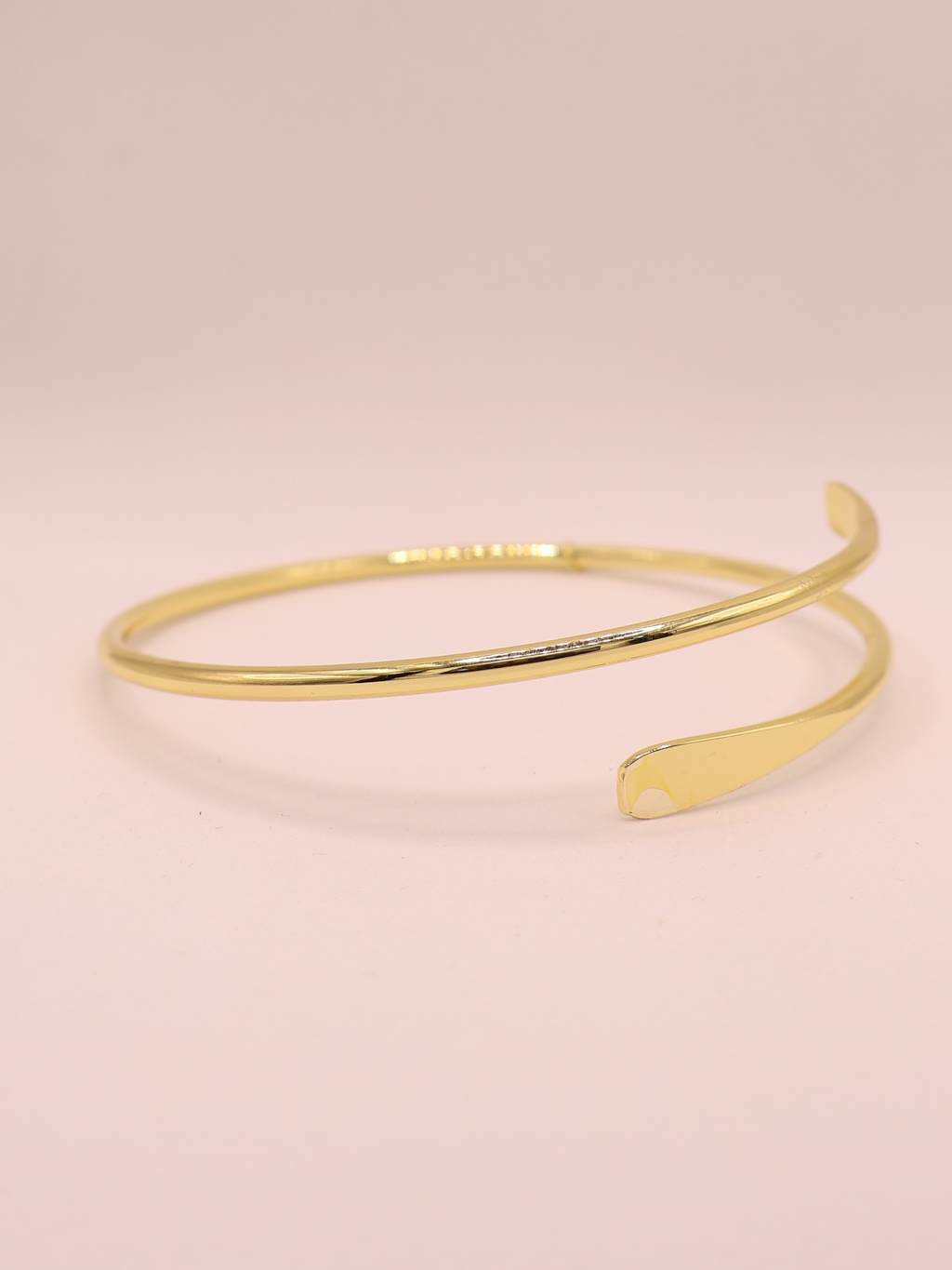 Brazalete Brazo Cruzado