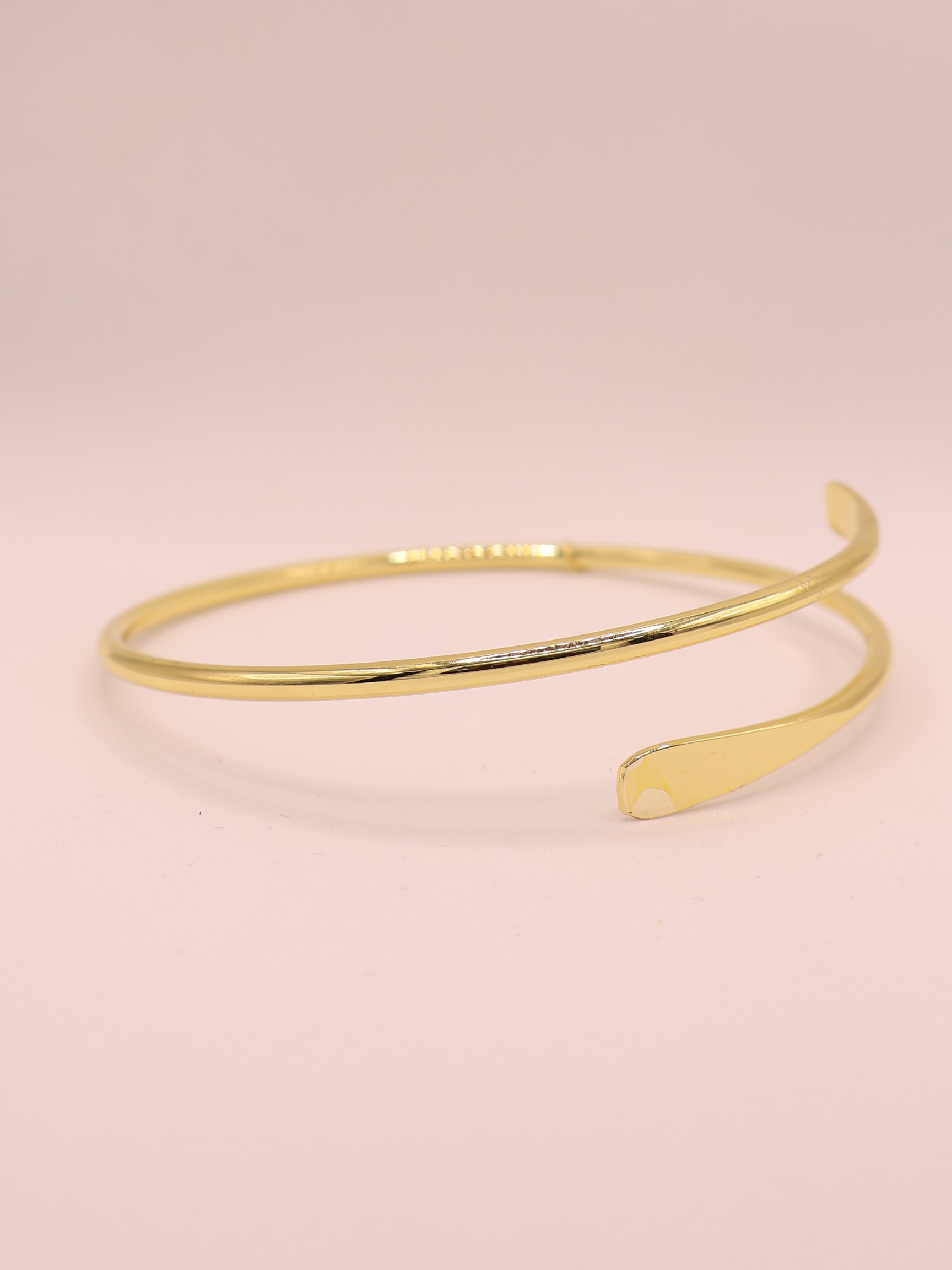 Brazalete Brazo Cruzado