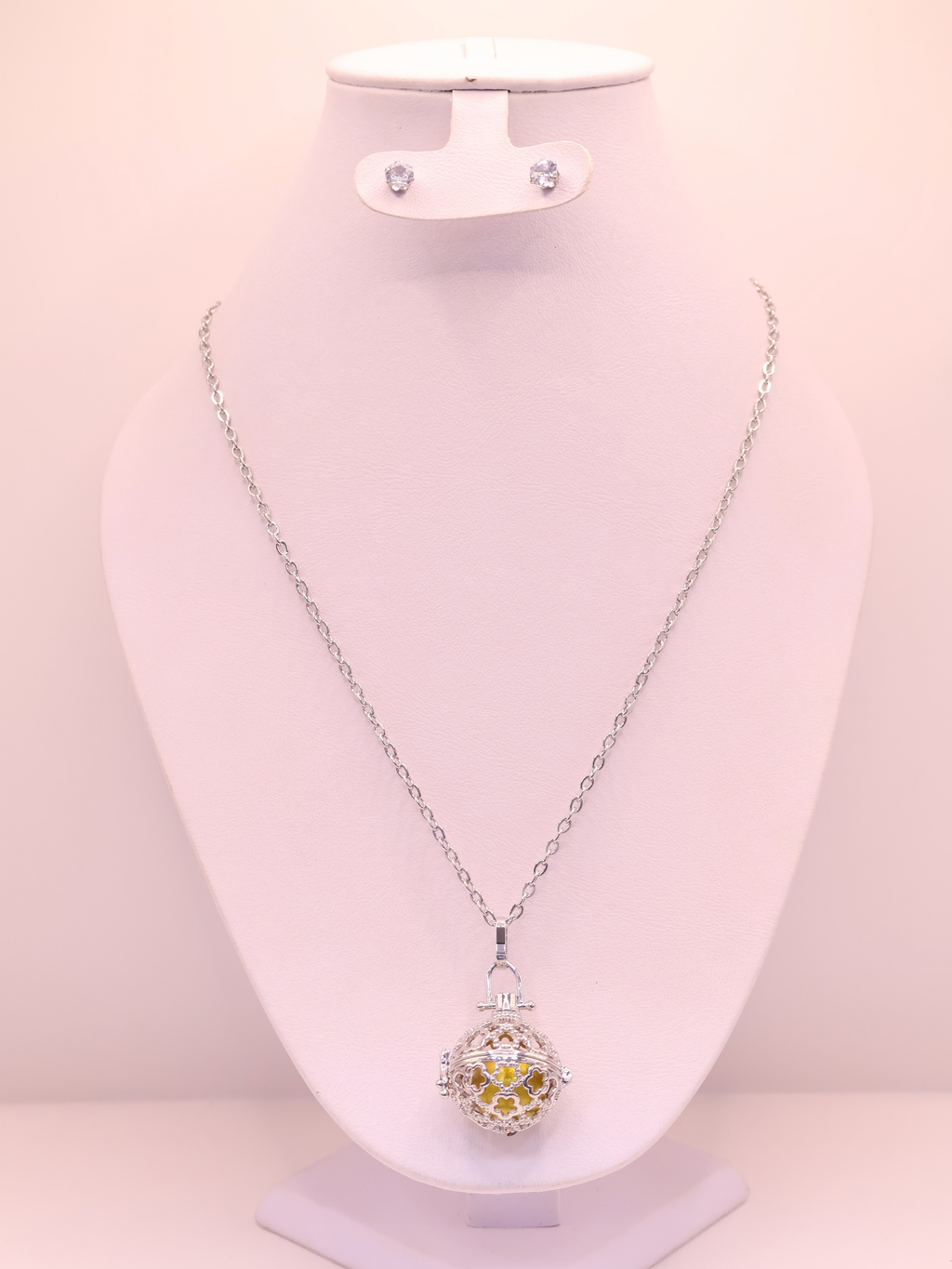 COLLAR LLAMADOR DE ÁNGEL 126