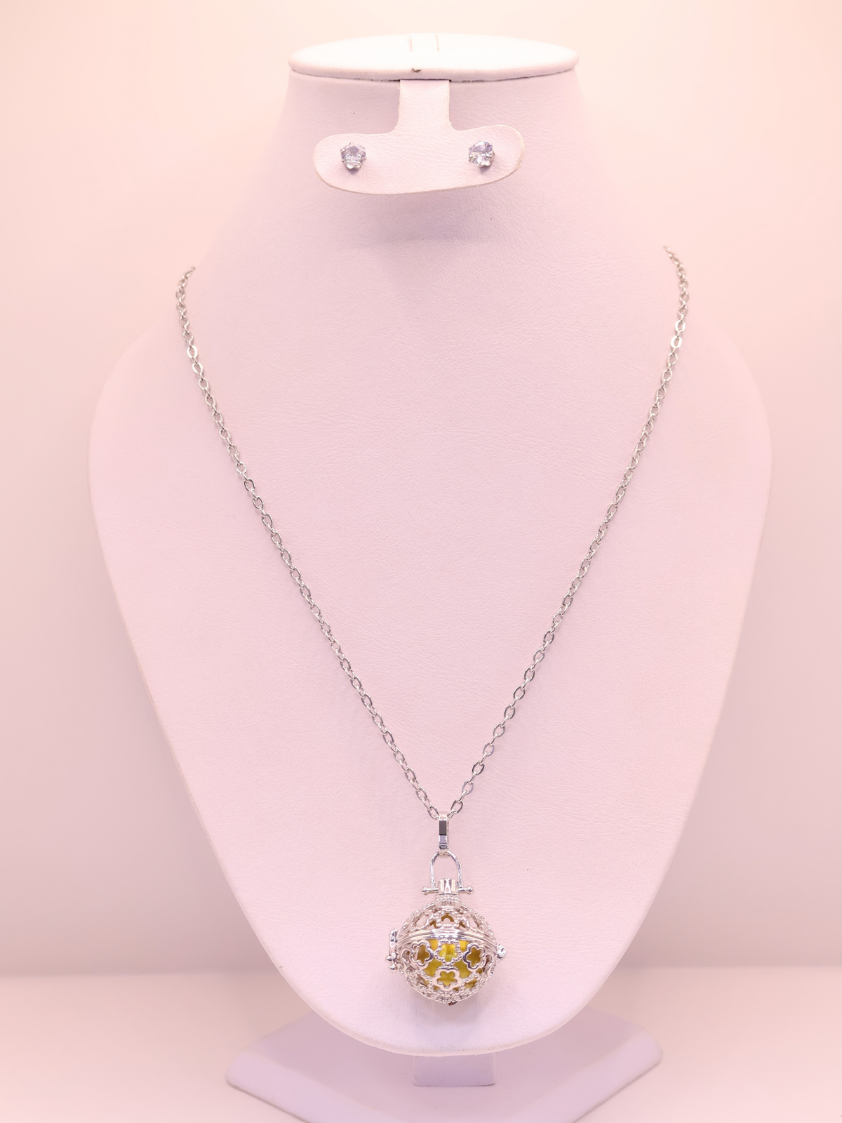 COLLAR LLAMADOR DE ÁNGEL 126