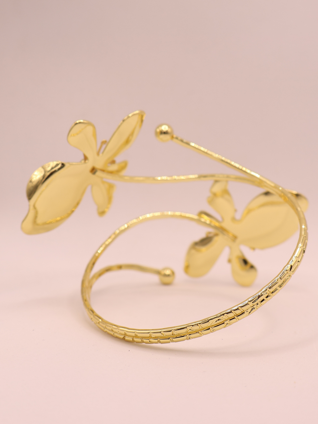 Brazalete Brazo Flor Blanca