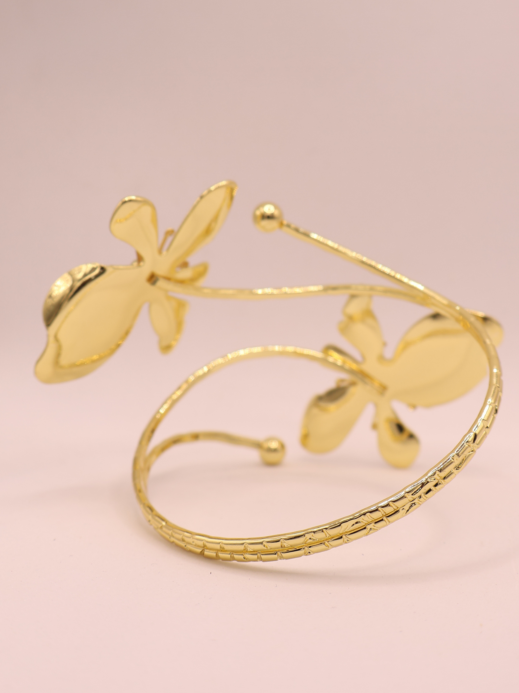 Brazalete Brazo Flor Blanca