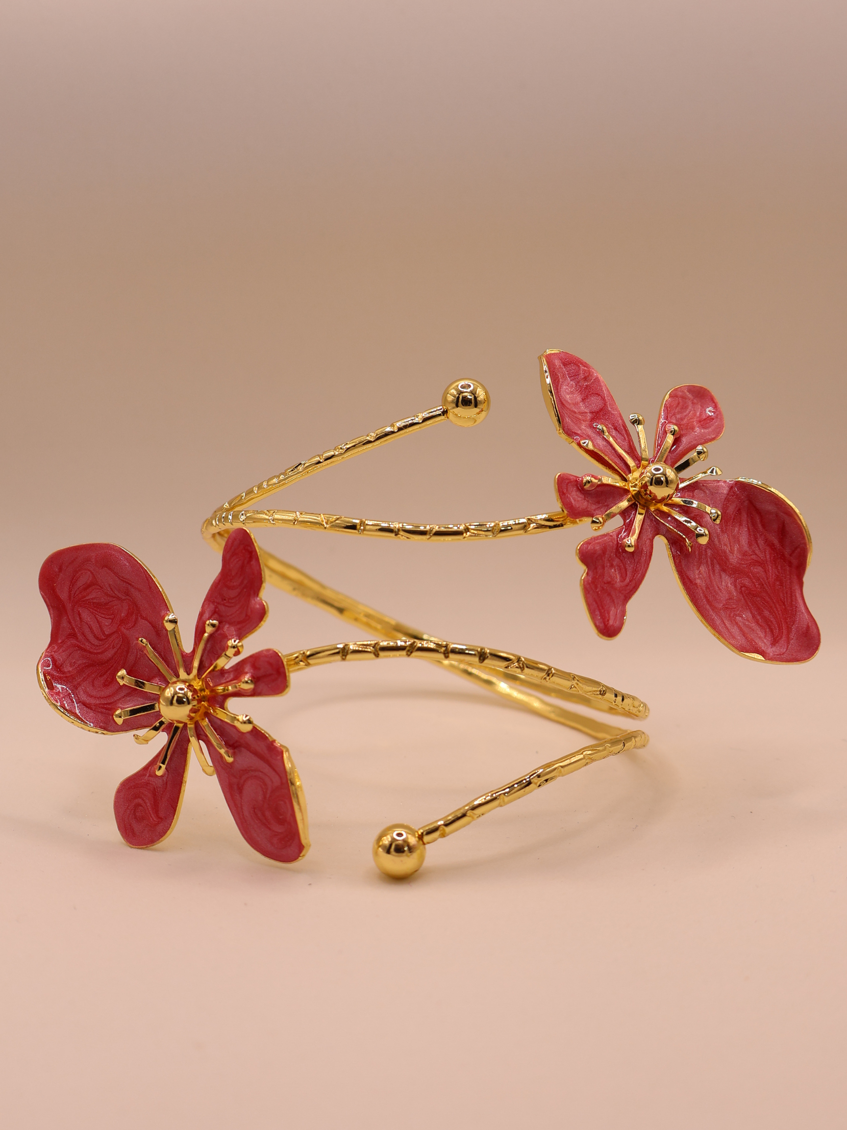 Brazalete Brazo Flor Roja