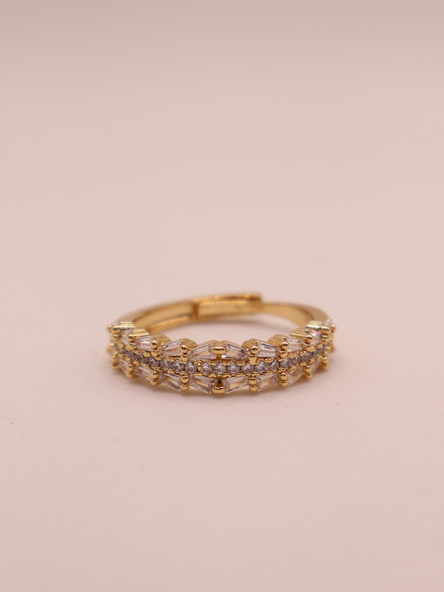 Anillo Dione