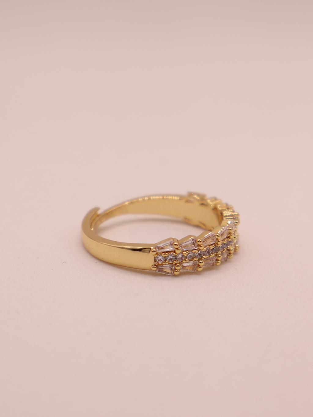 Anillo Dione