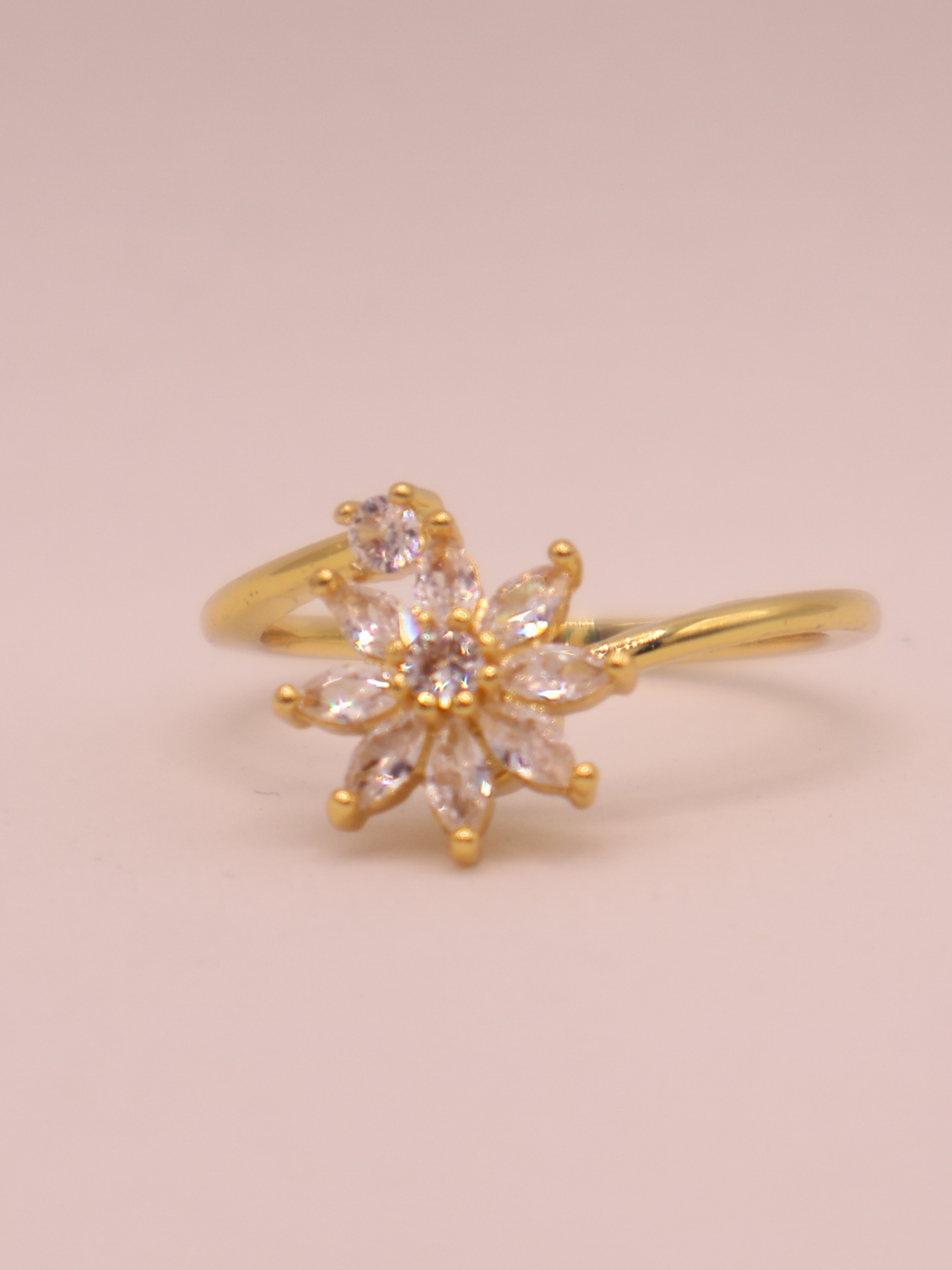 Anillo Isara