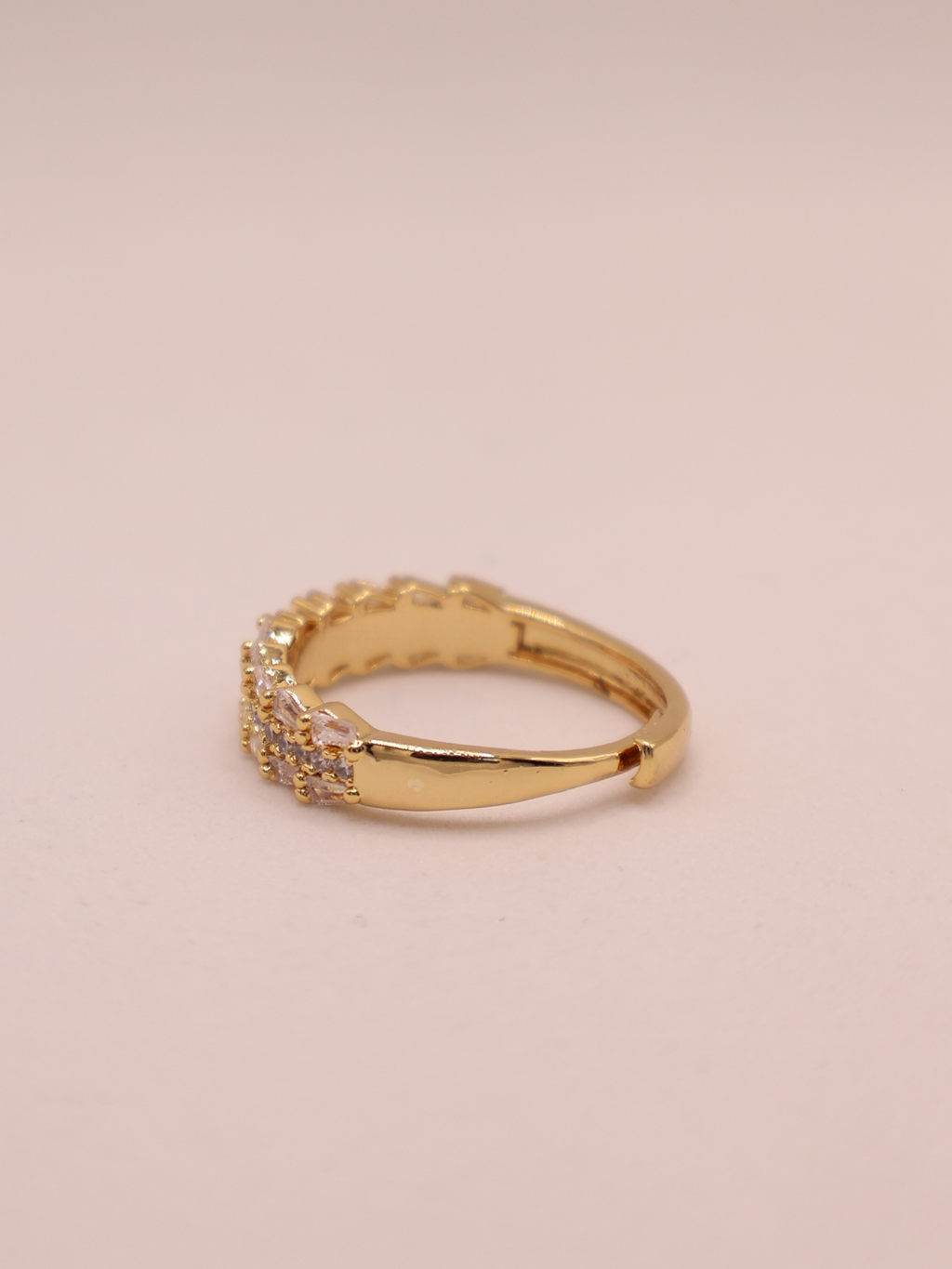 Anillo Dione