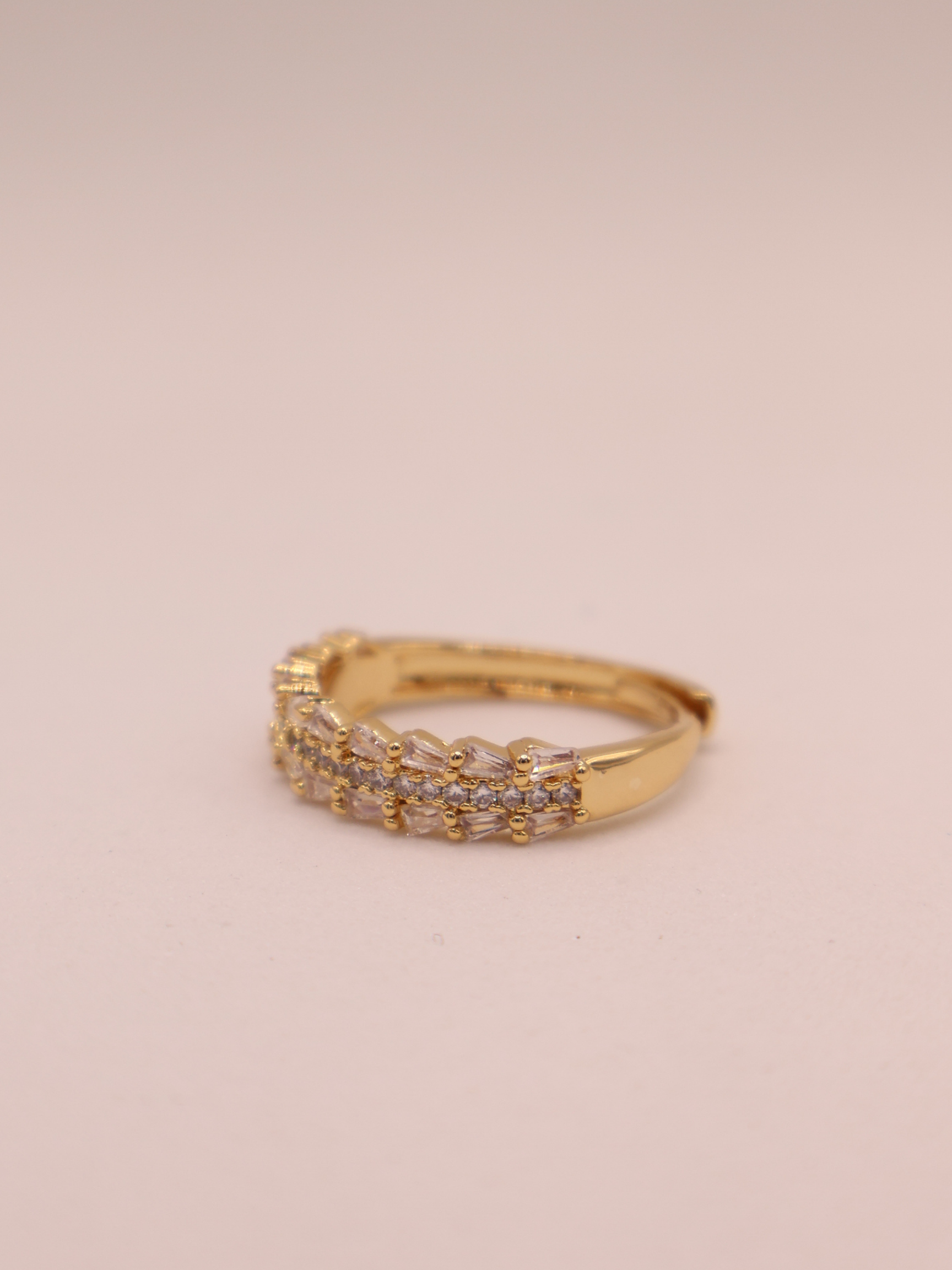 Anillo Dione