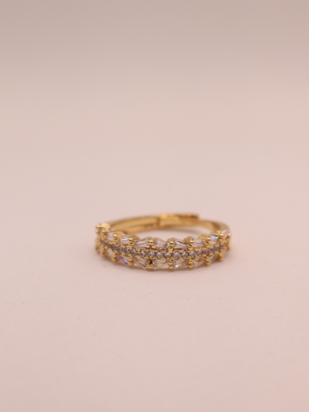 Anillo Dione