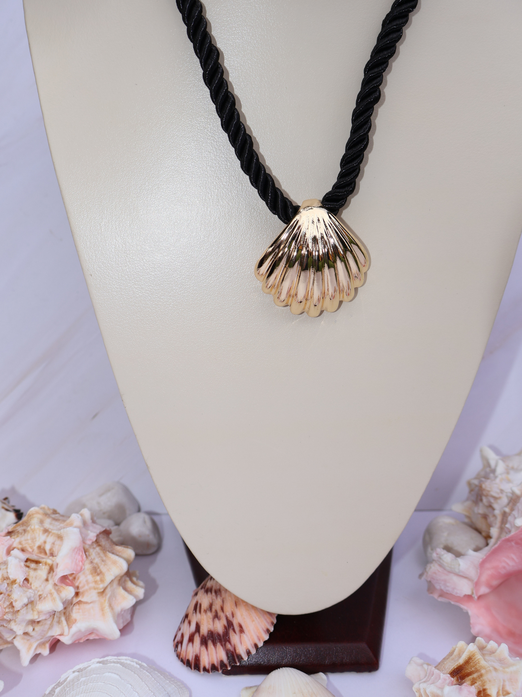 Collar Revy