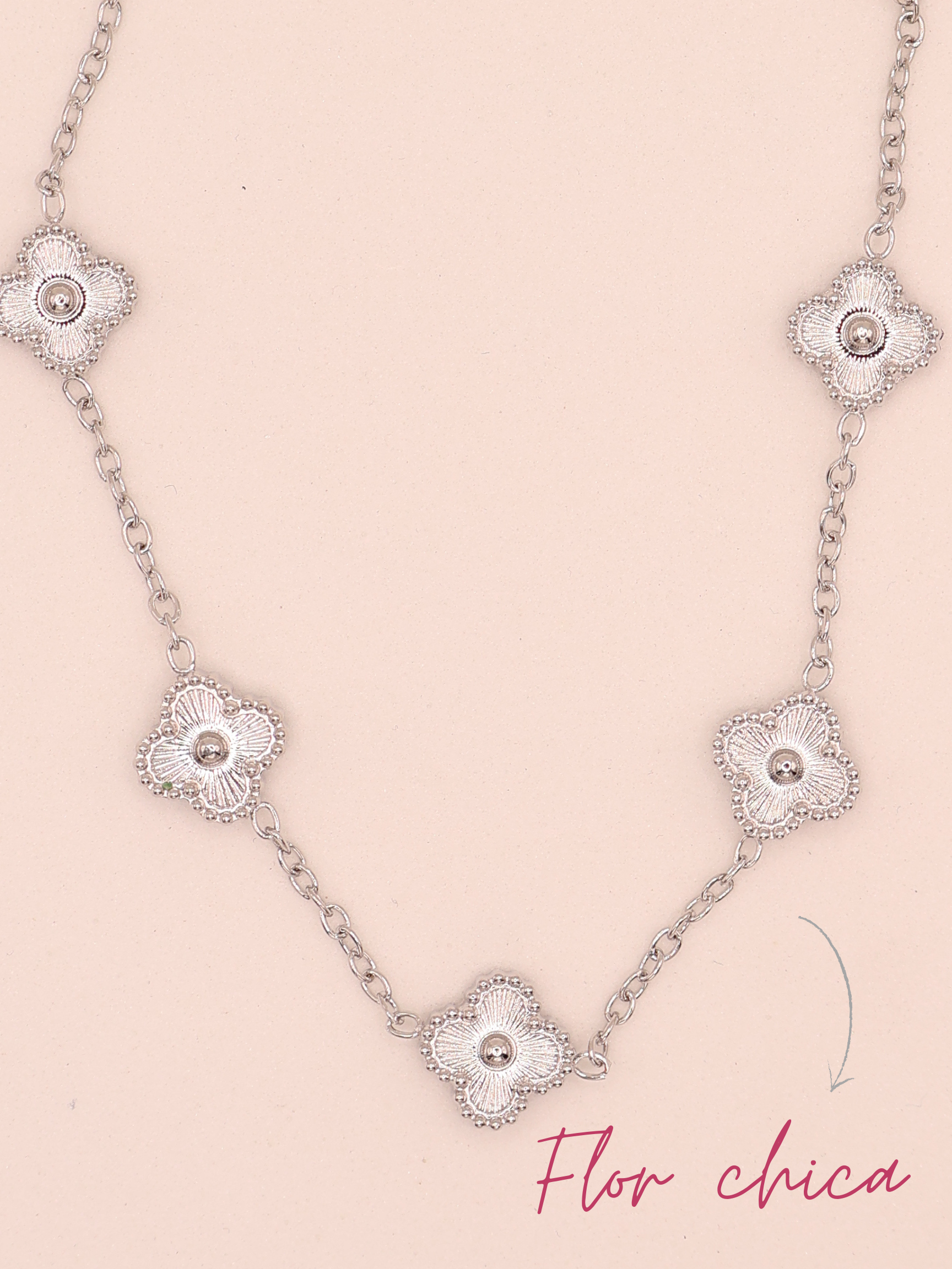Pulsera de trebol plateda chica