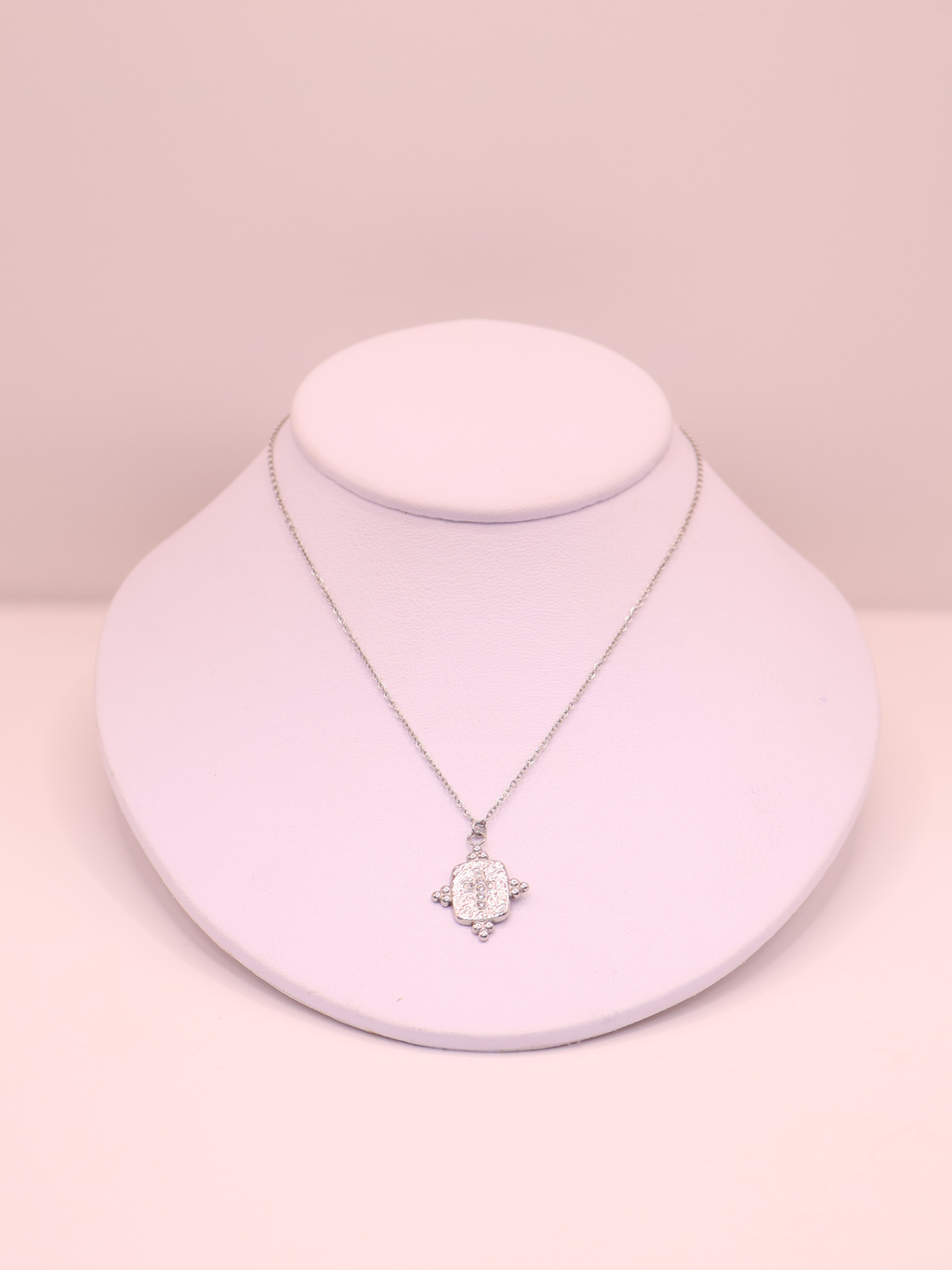 COLLAR 26