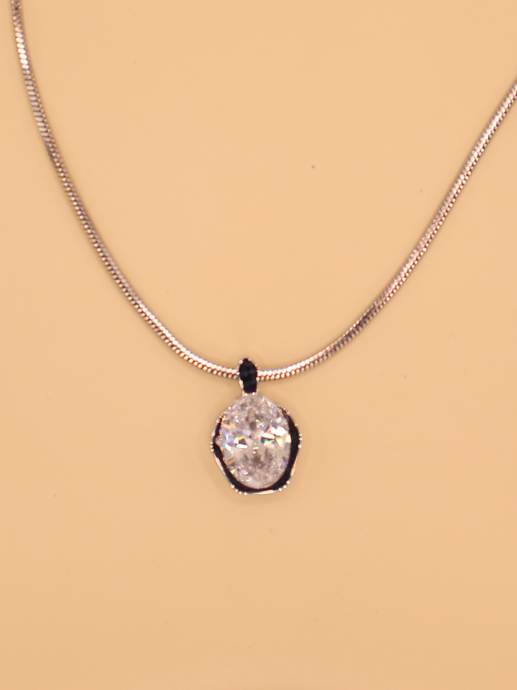 Collar TIVOLI