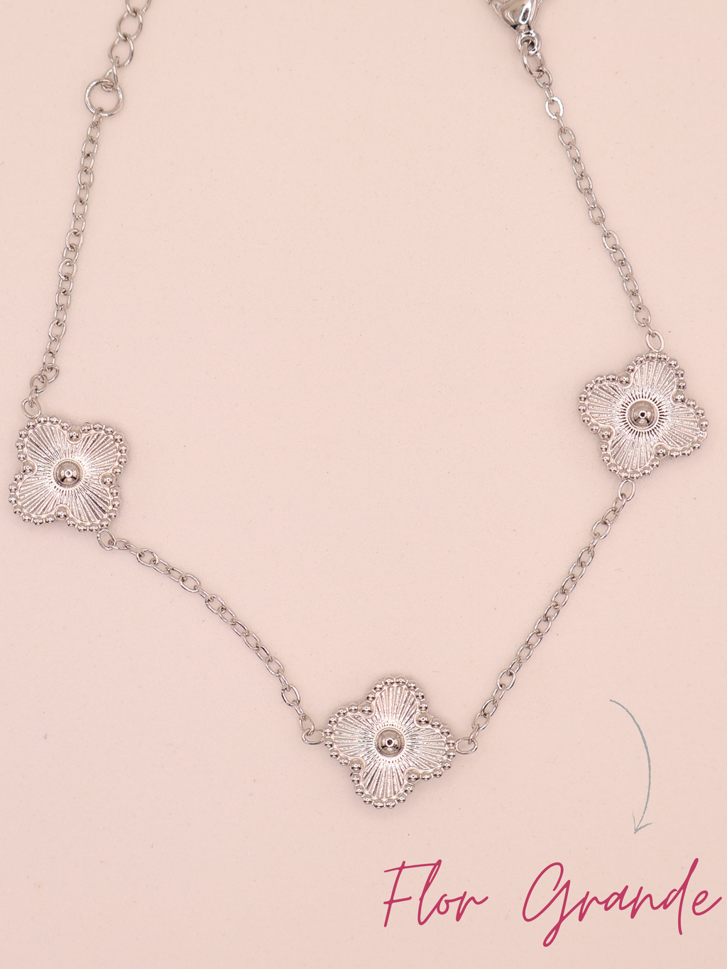 Pulsera de trebol plateada gde