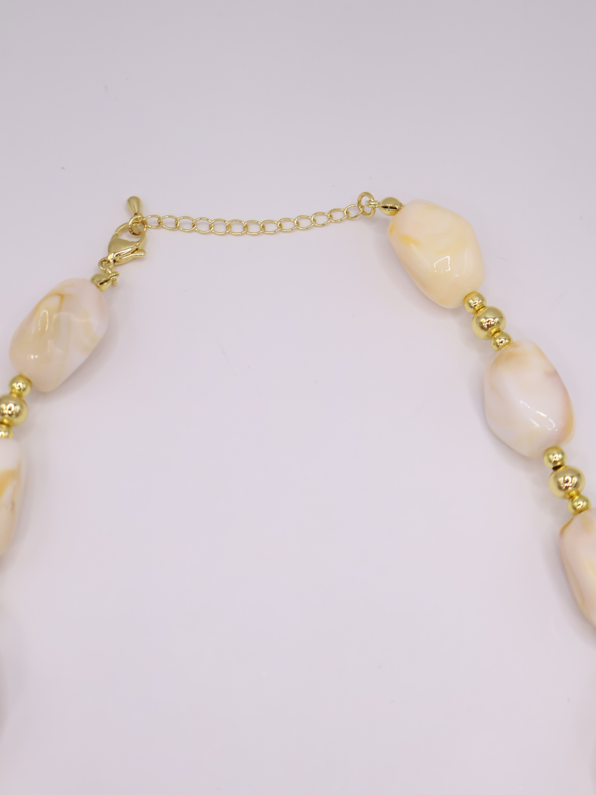 COLLAR 136
