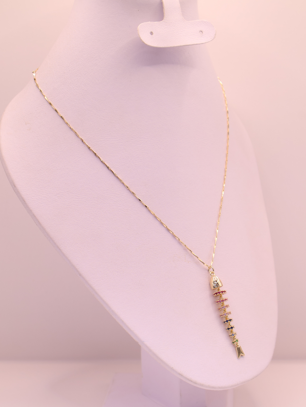 COLLAR 84