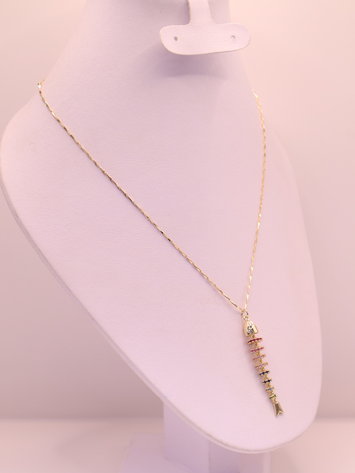COLLAR 84