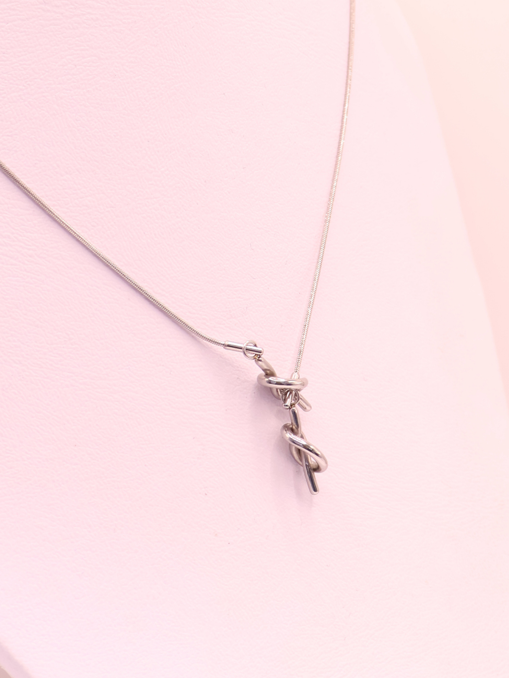 COLLAR BRANIA