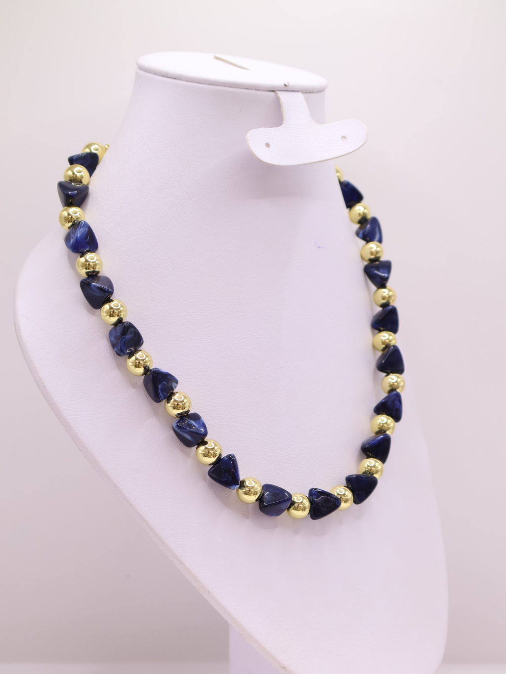 COLLAR 138