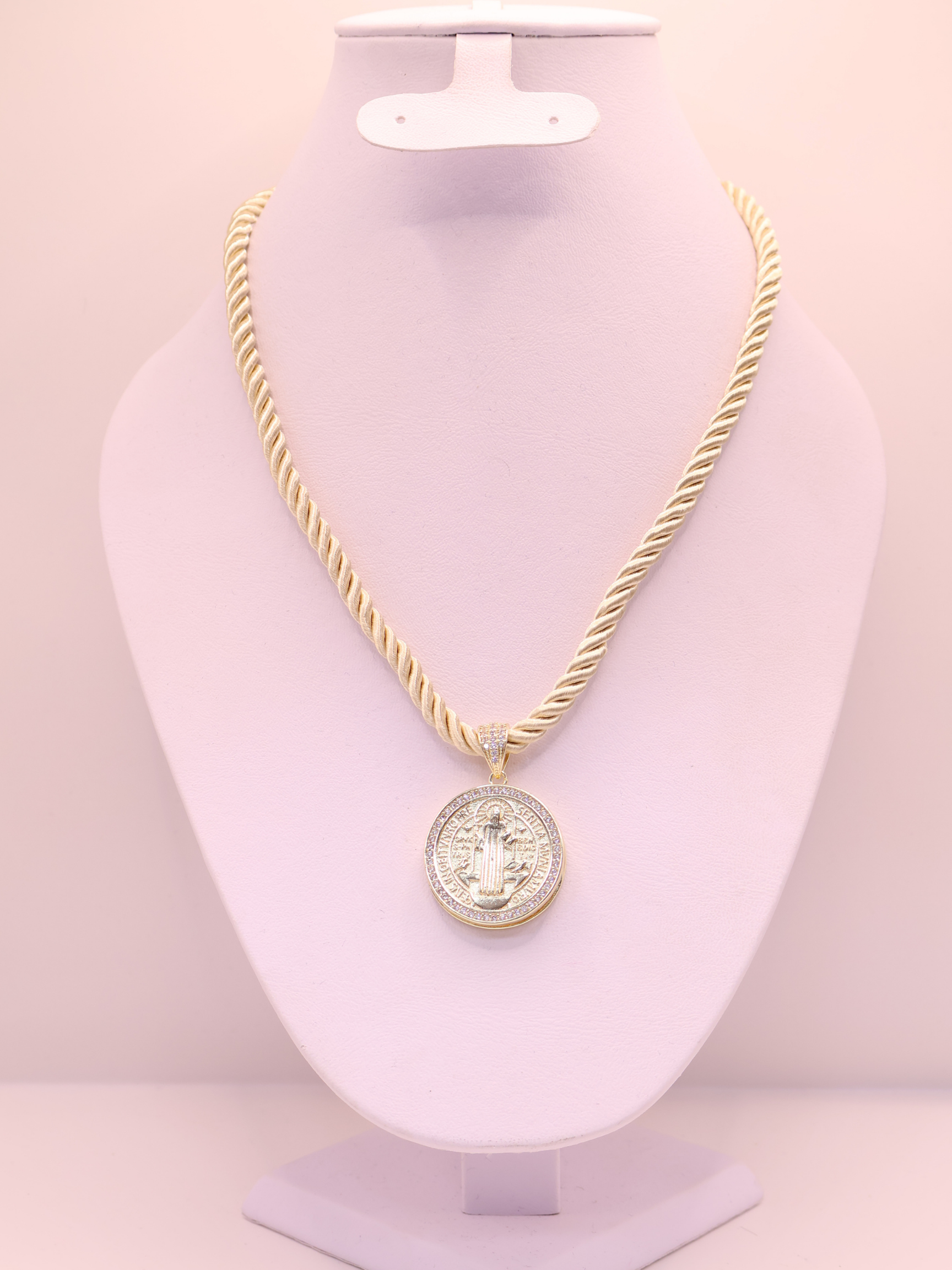 COLLAR RELICARIO LORENA