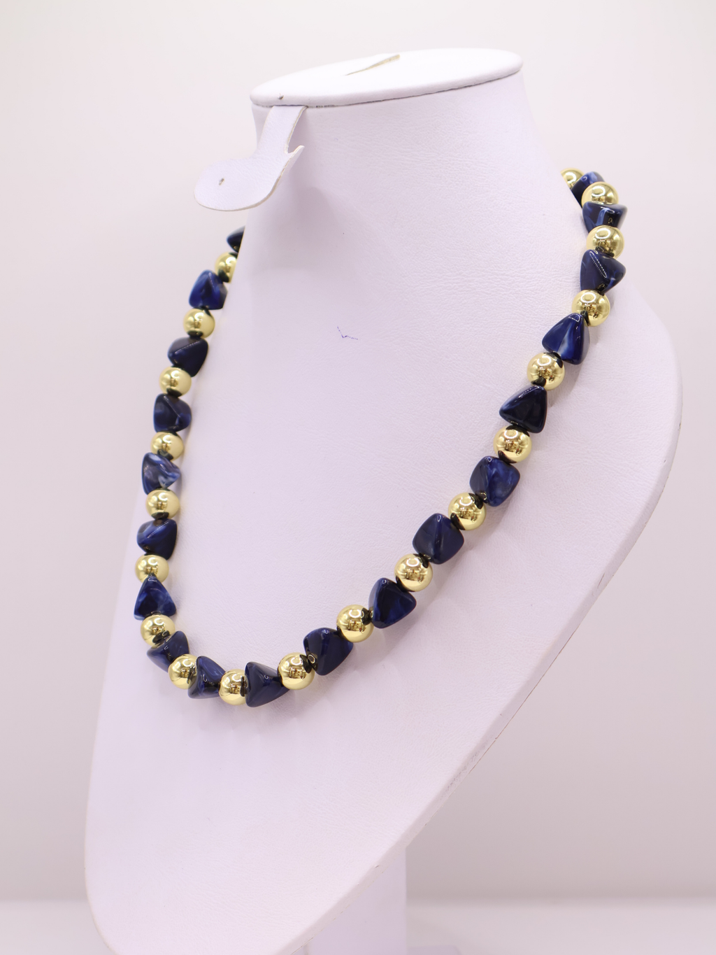 COLLAR 138
