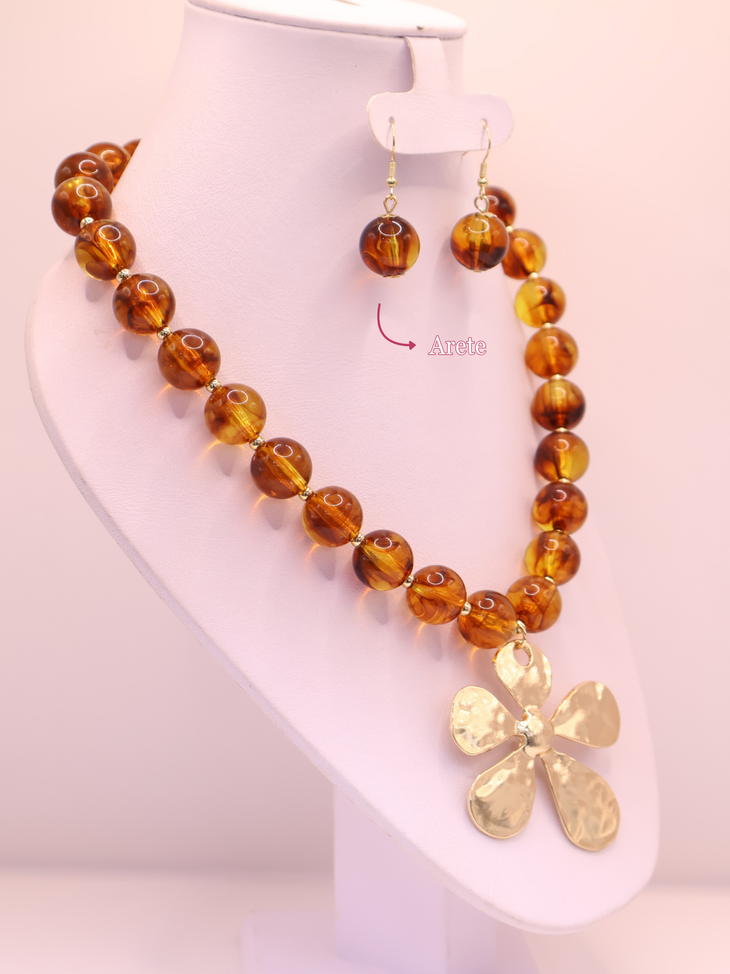 COLLAR 68