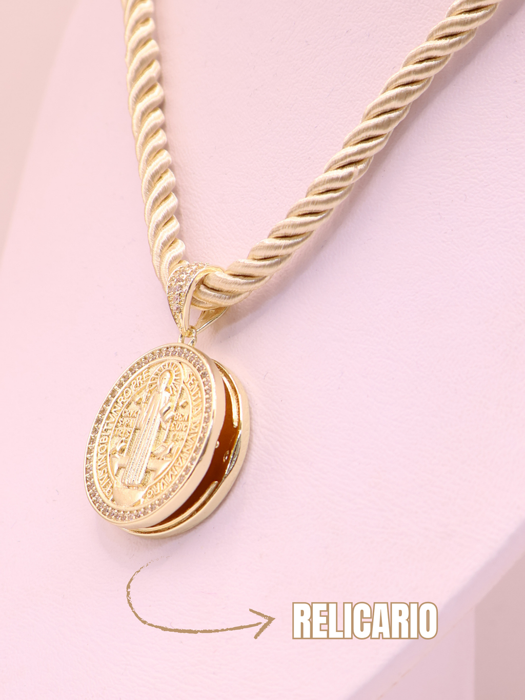 COLLAR RELICARIO LORENA