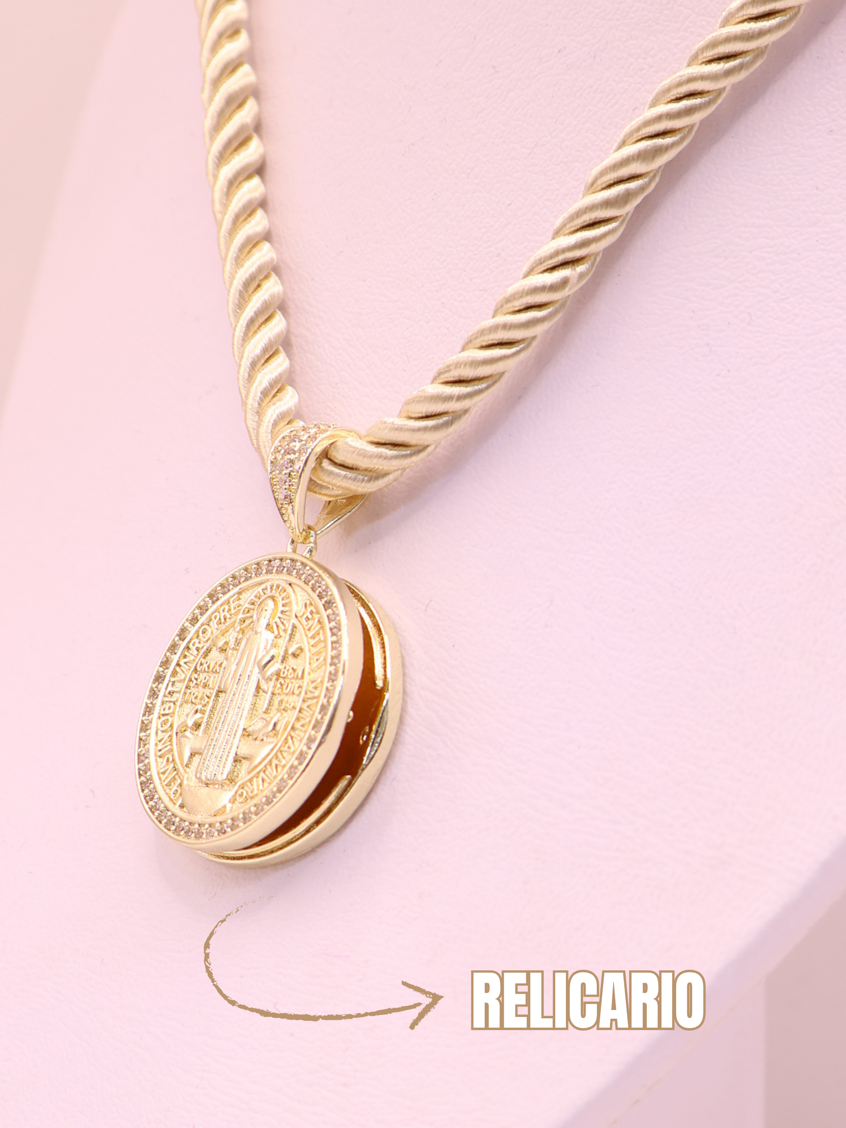 COLLAR RELICARIO LORENA