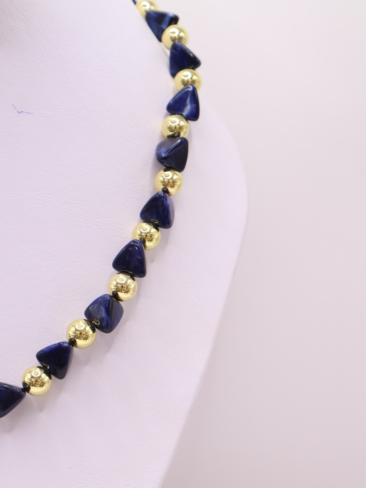 COLLAR 138