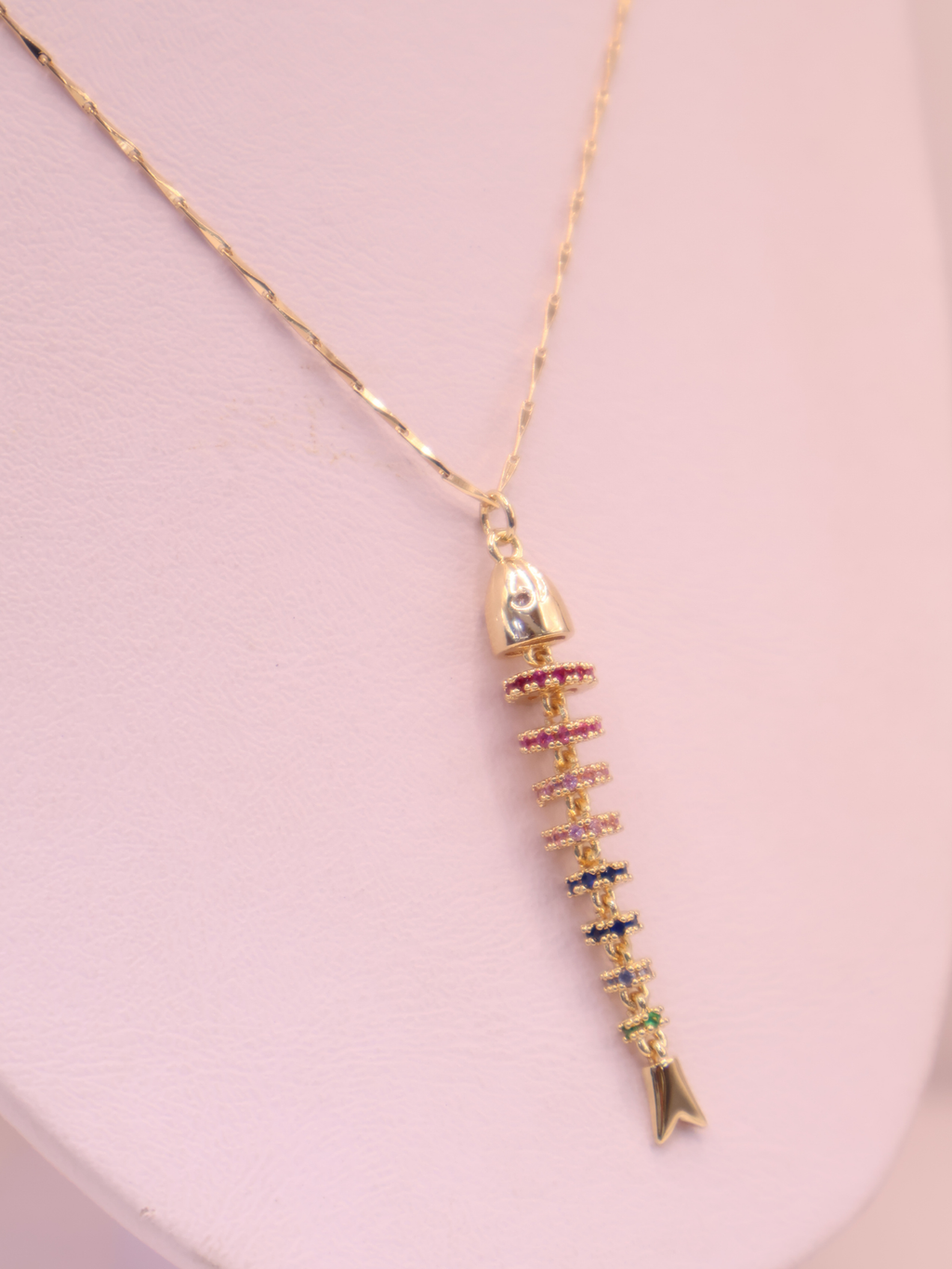 COLLAR 84