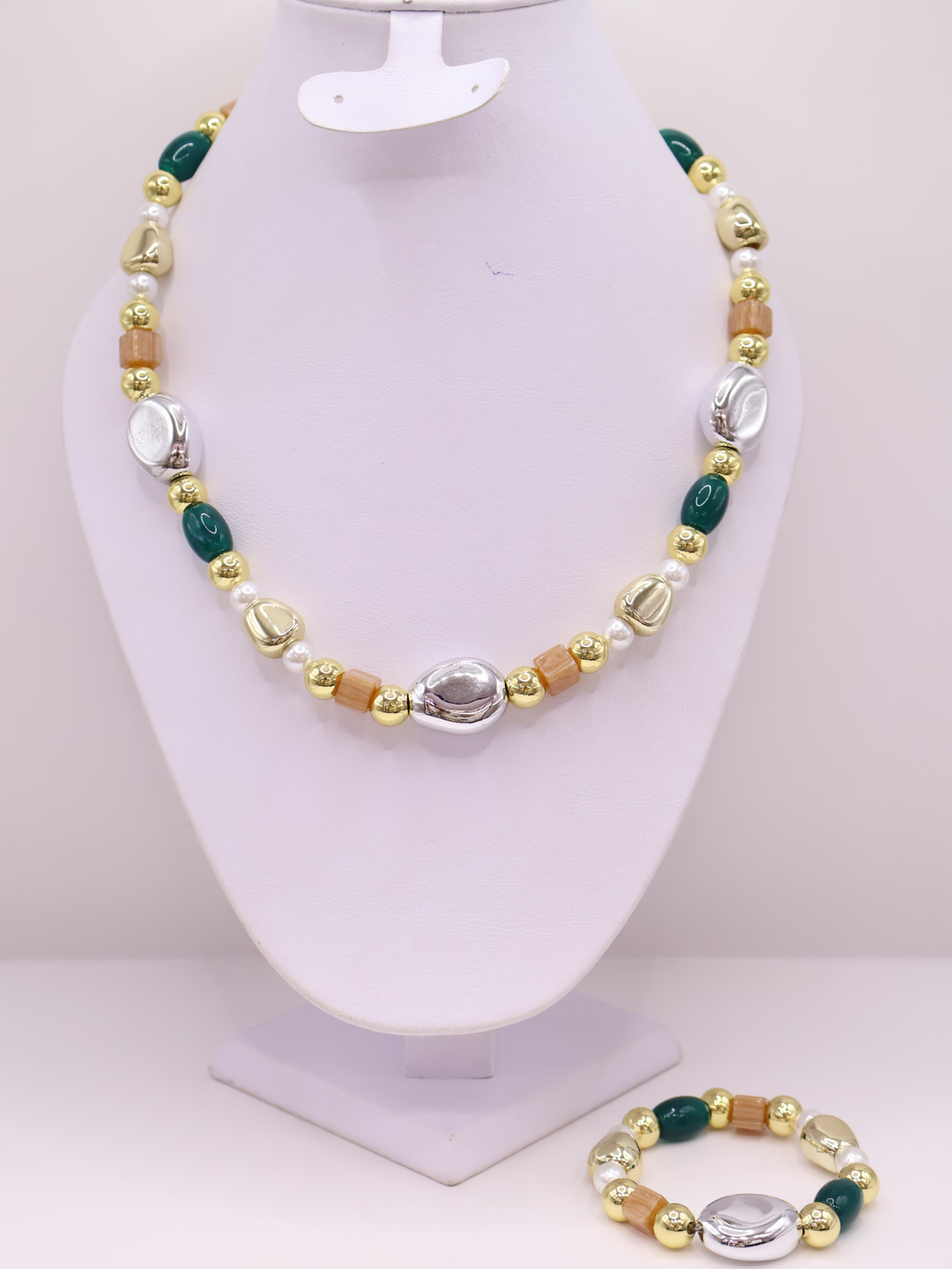 COLLAR 139