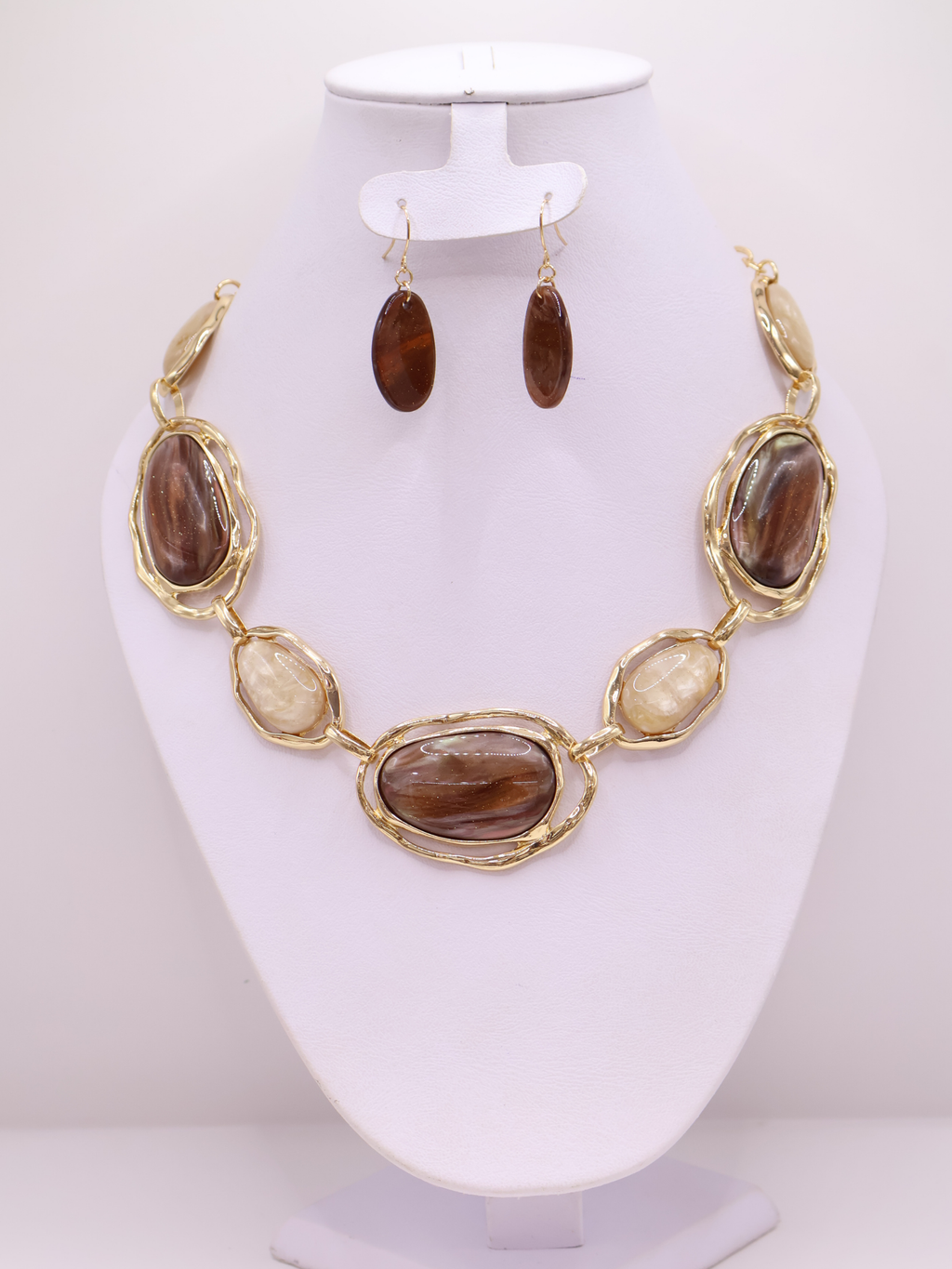 COLLAR 142