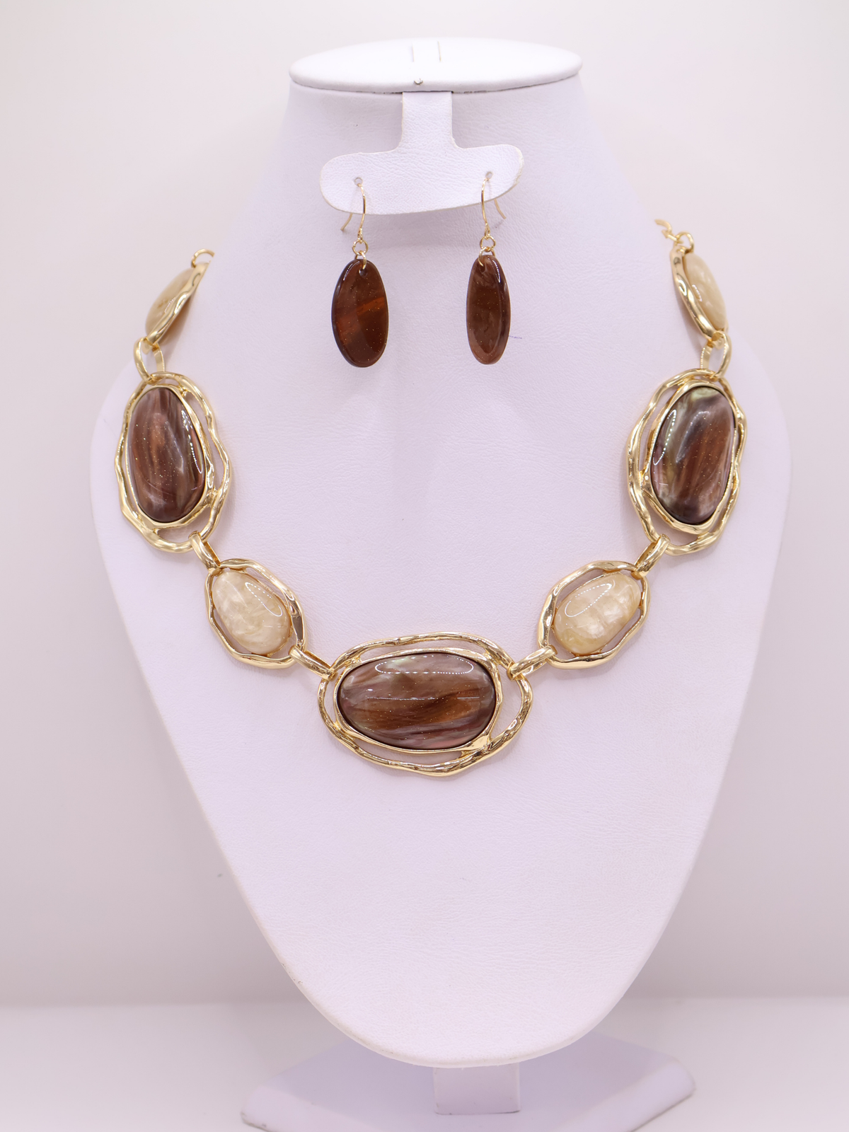 COLLAR 142