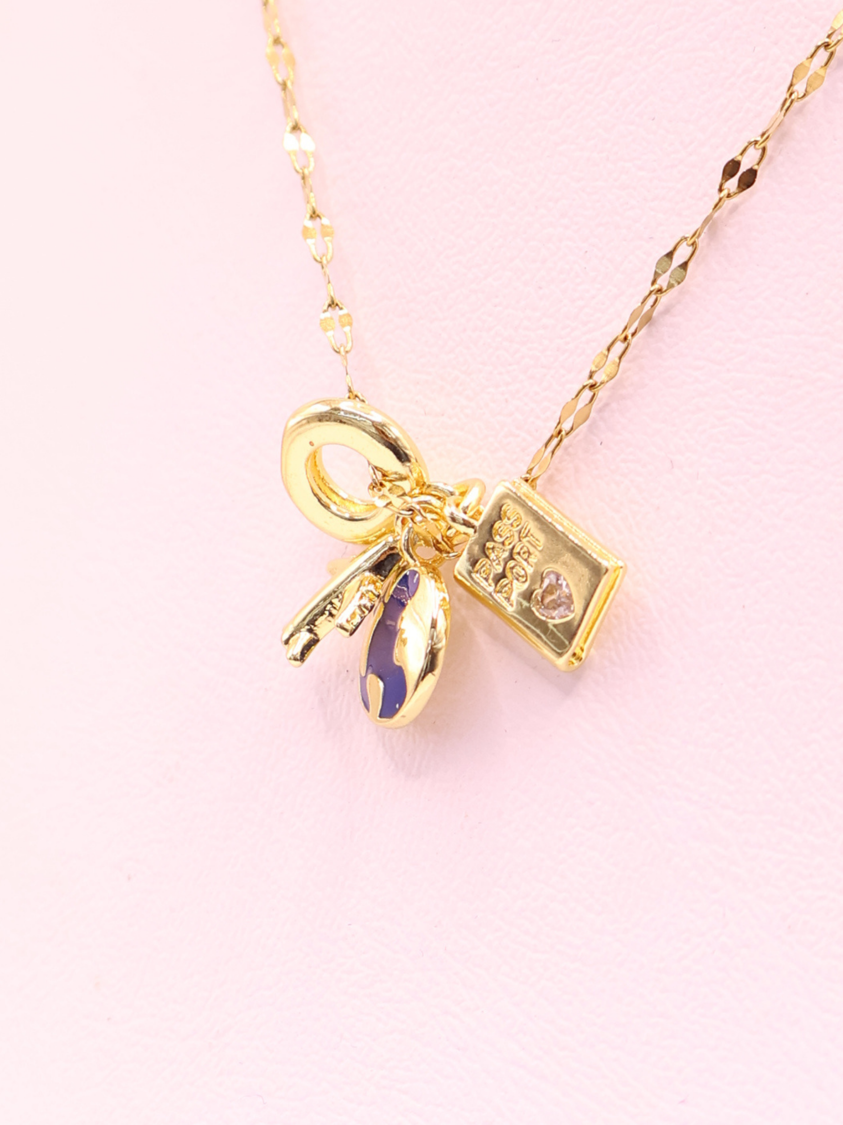 COLLAR VIRENA