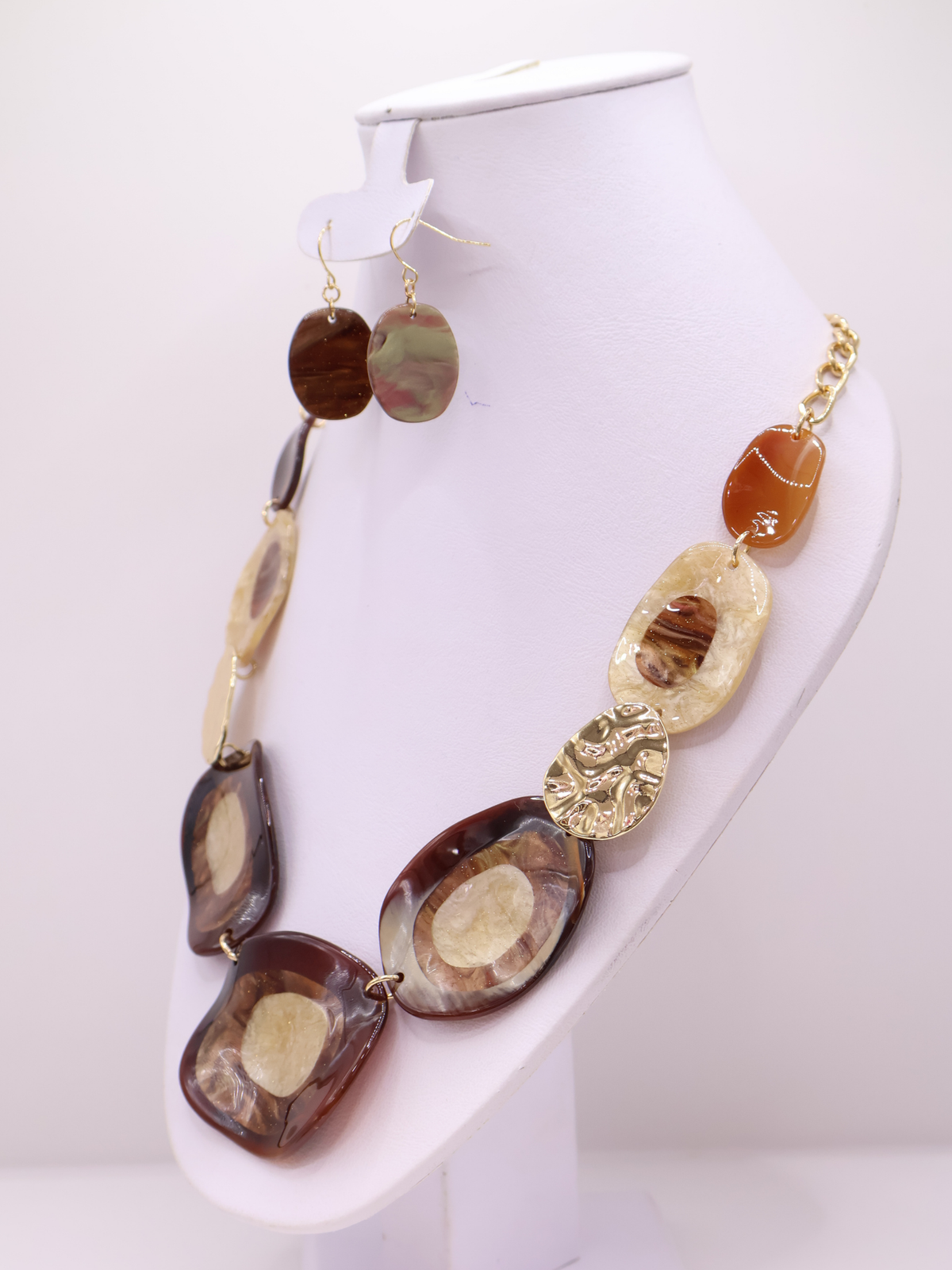 COLLAR 144